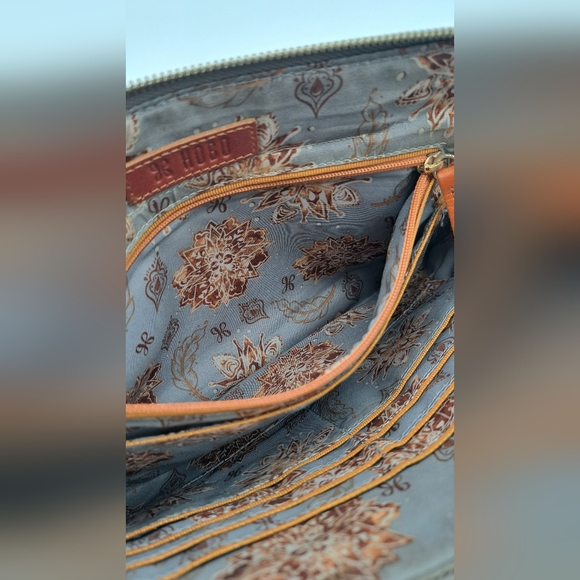 Hobo Vida Wristlet Embossed Brown Leather Zip Pouch Clutch - Picture 4 of 11